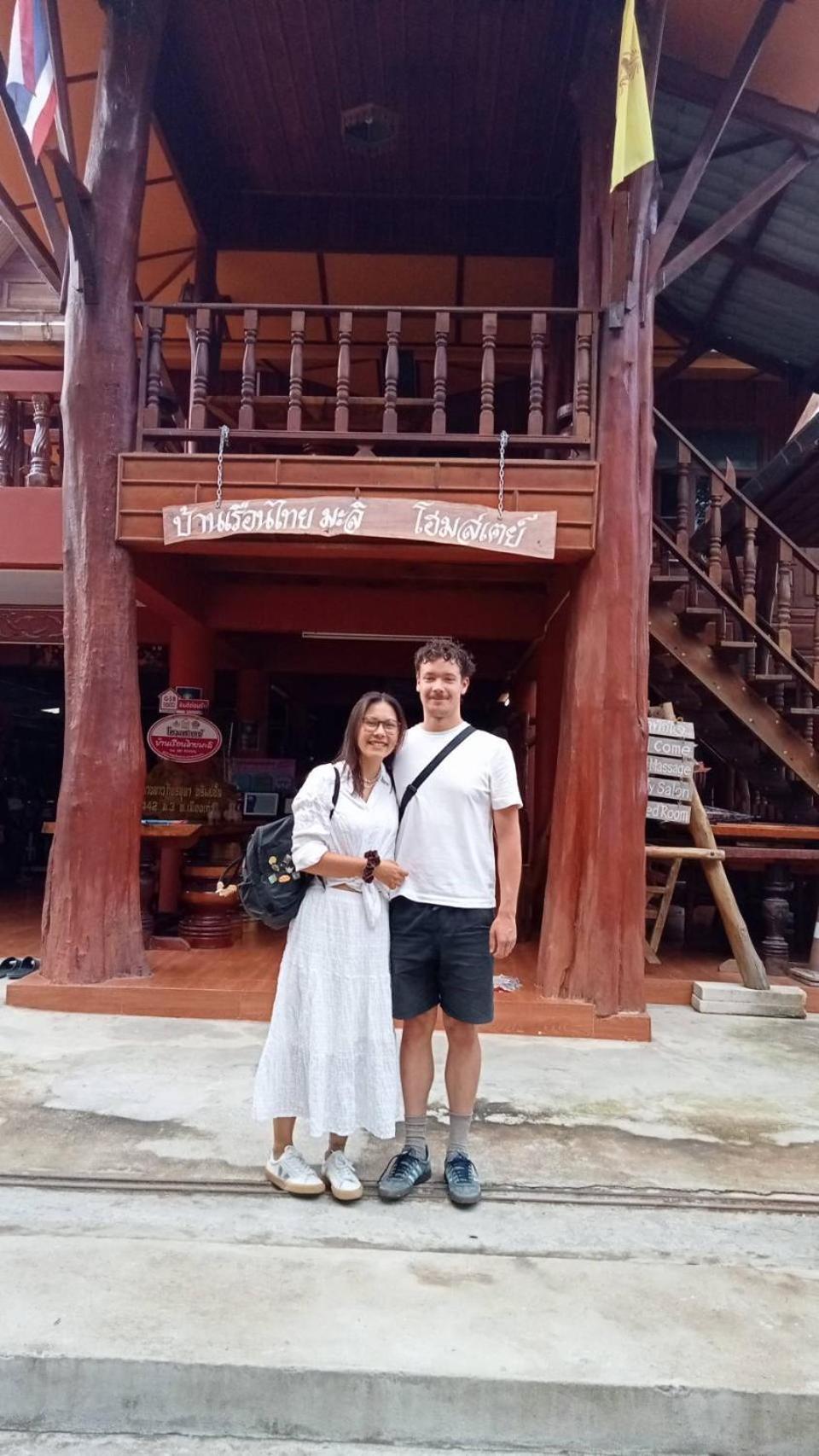 บ้านเรือนไทยมะลิเมืองเก่า Sukhothai Buitenkant foto